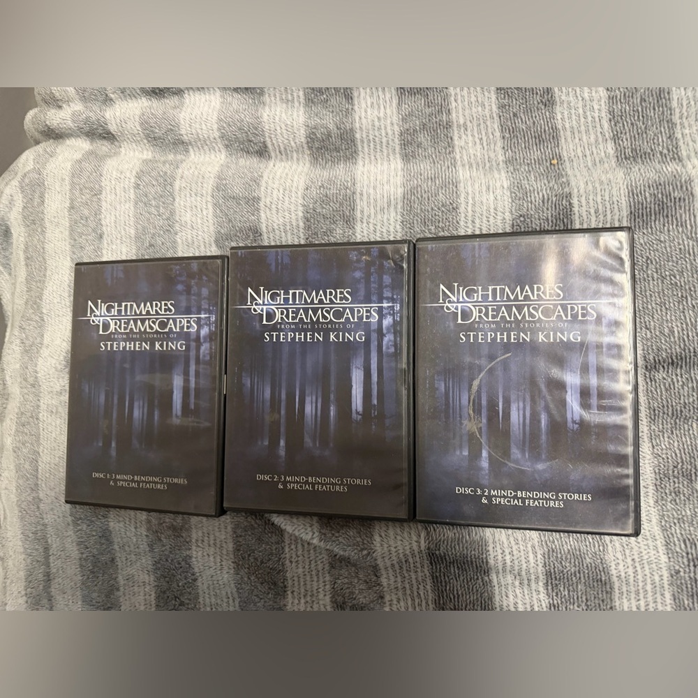 Nightmares & Dreamscapes: From the Stories of Stephen King, 3DVD set
